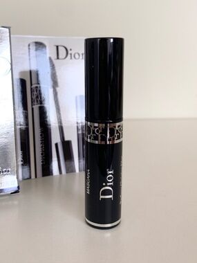 HOLD Dior lash extension mascara